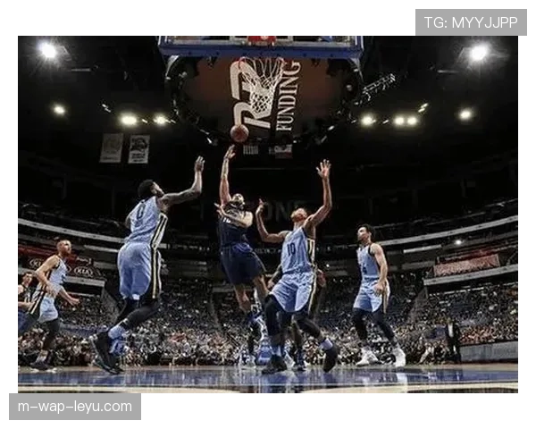 魔术黄蜂战绩相互胶着 附加赛席位争夺激烈 魔术黄蜂战绩相互胶着 附加赛席位争夺激烈